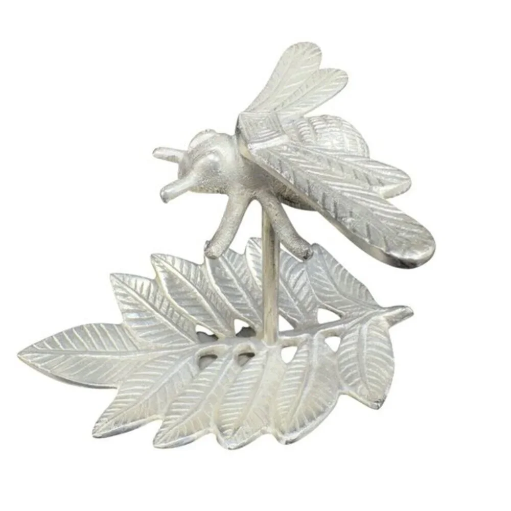 Vintage Queen Bee Wall Having Wall Decor Metal Wall Art Set 2 Bee On Leafs Decor